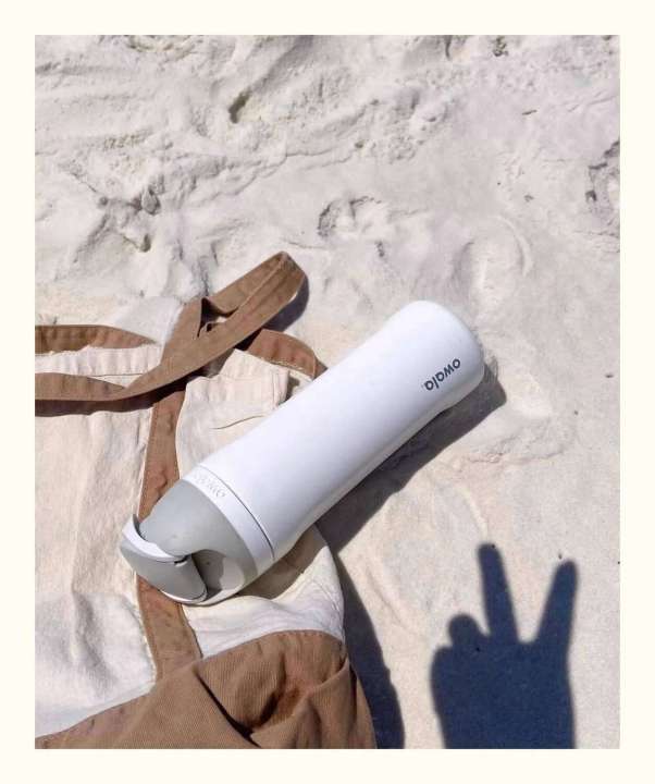 Owala%20Insulated%20Stainless%20Steel%20Bottle%20with%20Straw,%20BPA-Free%20Sports%20Water%20Bottle,%20Great%20for%20Travel,%2024Oz/32%20Oz,%20-%20Image%206