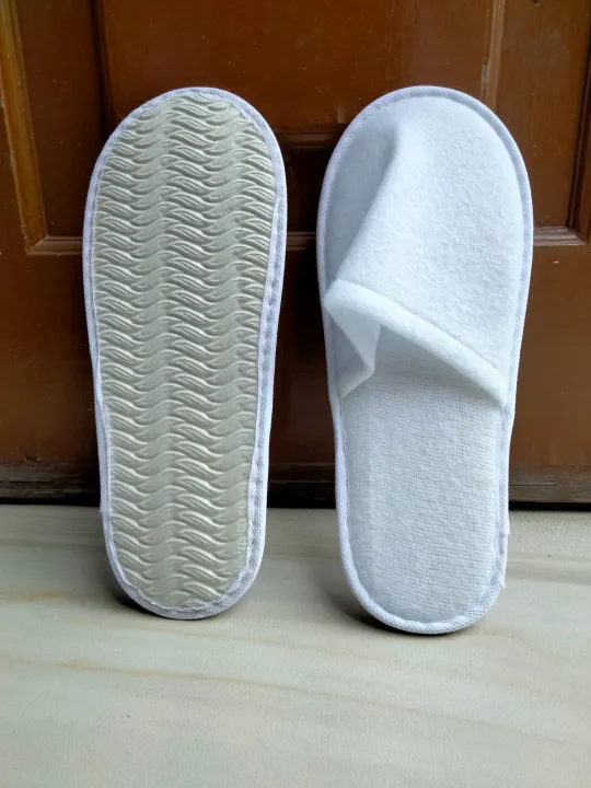 Disposable%20House%20Slippers%20for%20Guests%20/%20Room%20Slippers%20PACK%20OF%2010%20-%20Image%206