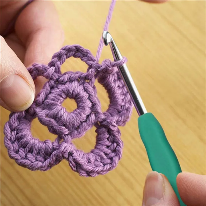 Crochet%20Hook%20Knitting%20Needle%201-9-12-14%20Piece%20Set%20With%20Rubber%20Handle%20&%20Aluminum%20Body%202MM%20TO%2010MM%20-%20Image%208