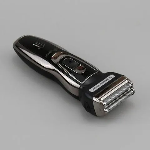 3%20in%201%20Rechargeable%20Shaver,Hair%20Clipper%20and%20Nose%20trimmer%20Gemmy%20GM-595%20-%20Image%203