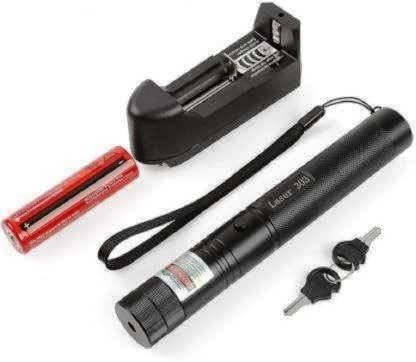 Laser%20303%20Green%20532nm%20Laser%20Pointer%20With%2018650%20Battery%20-%20Image%202