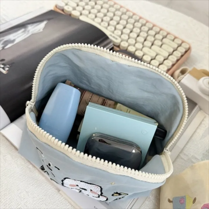 Portable%20Cartoon%20Embroidery%20Storage%20Bag%20Nylon%20Large%20Capacity%20Cosmetic%20Bag%20Ultralight%20Zipper%20Travel%20Toiletry%20Bag%20-%20Image%206