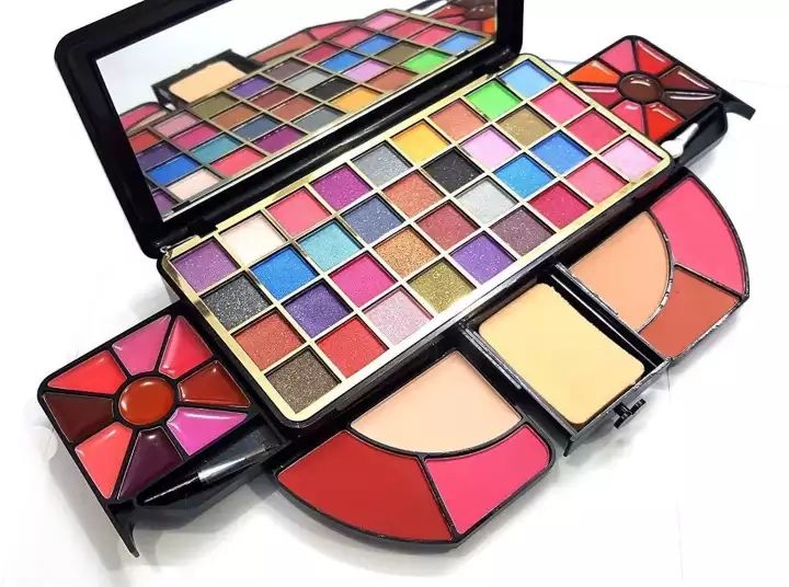 Hilary Rhoda Complete Makeup Kit for Regular and Bridal Purpose- 36 Eyeshadow, 4 Blush and 2 Face Powder