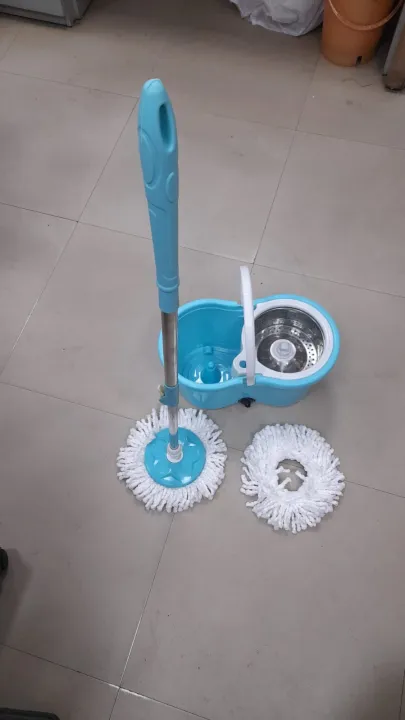Easy%20Magic%20Floor%20Cleaning%20360%C2%B0%20Spin%20Bucket%20Mop%20Set%20With%20Dual%20Mop%20Heads%20And%20steel%20round%20-%20Image%205