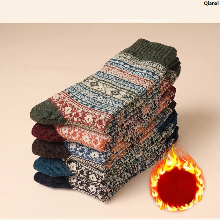 QianxiFifty%20percent%20discount%20Portable%20Winter%20Snow%20Boots%20Men's%20Fashion%20Colorful%20Style%20Thickened%20Men's%205%20New%20Specials%20Pair%20Cotton%20Socks%20Warm%20Men's%20Retro%20Socks%20and%20Autumn%20Warmth%20-%20Image%202