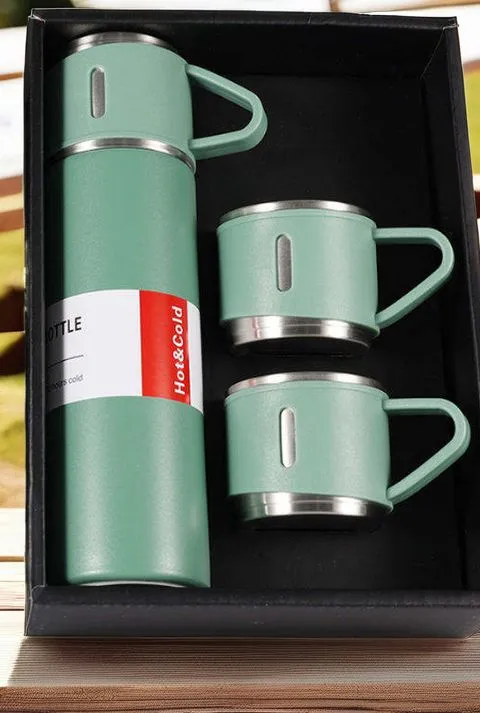 Stainless%20Steel%20Vacuum%20Flask%20With%203%20Cup%20%7C%20Modern%20Water%20Bottle%20Thermos%20With%20Extra%202%20Lids%20l%20-%20Image%207