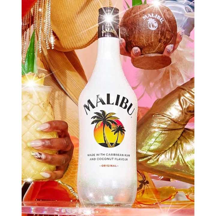 Malibu%20White%20Rum%20With%20Coconut%201L%20-%20Image%204