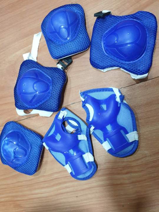 Roller%20Skates%20Shoes%20/Athletic%20Roller%20Shoe%20For%20Children%20/Pu%20Material%20Skating%20Shoes%20/%20Helmet/%20Knee%20guard%20and%20Elbow%20Guard%20Set%20By%20mitrata%20-%20Image%206