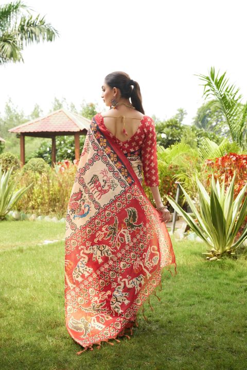 Premium%20Patola%20Saree%20in%20Soft%20Tussar%20Silk%20By%20%20Sapnaaz%20Fashion%20-%20Image%202