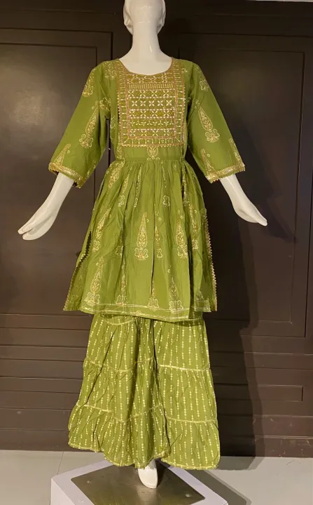 Kurtha%20Surwal%20Sarara%20Set%20For%20Women%20In%20Green%20-%20Image%202
