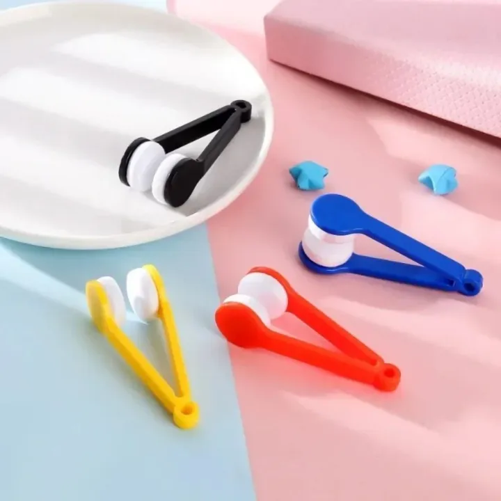 Multifunction%20Glasses%20Cleaning%20Rub%20Two-side%20Glasses%20Brush%20Mini%20Microfiber%20Cleaner%20Brushes%20Portable%20Eyeglass%20Wiping%20Tools%20-%20Image%205