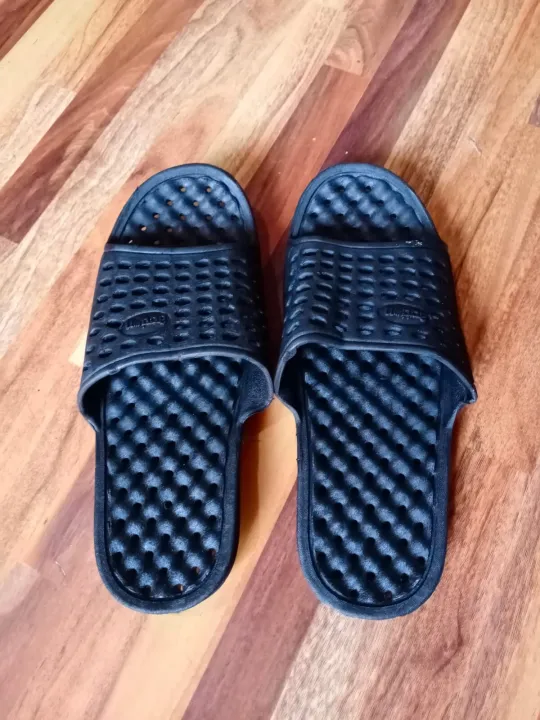 Bathroom%20Rubber%20Slippers%20For%20Unisex%20(Assorted%20Color)%20-%20Image%202