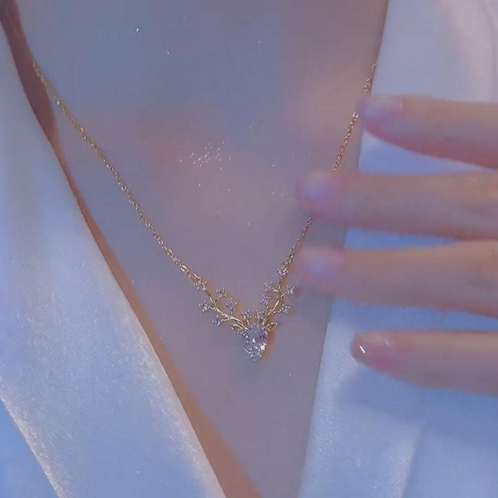 Exquisite%20Pendant%20necklace%20Graceful%20Fashionable%20Stylish%20Collarbone%20chain%20Delicate%20Temperamental%20%20necklace%20for%20Daily%20wear%20Party%20accessory%20Fashion%20lovers%20Anniversary%20celebration%20Valentine's%20Day%20surprise%20-%20Image%202