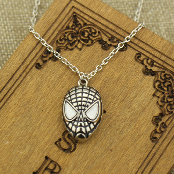 New%20Avengers%20Superhero%20Spiderman%20Necklace%20Trendy%20Vintage%20Jewelry%20Accessories%20for%20Women%20Man%20Classic%20Spider%20Man%20Mask%20Necklace%20-%20Image%206
