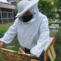 1 Piece Beekeeping Suit Bee Clothes of with Hat Polyester+Cotton Anti-Bee Bite Equipment Farming Clothing Coverall,White. 
