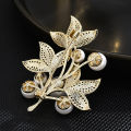 Fashion Pearl Leaf Brooch For Women Plant Brooches Clothing Coat Jewelry Party Accessries Gifts. 
