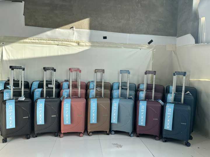 Royal%20Swiss%203%20Piece%20Trolley%20Luggage%20Set%20%E2%80%93%20Lightweight,%20Expandable,%208-Wheel%20360%C2%B0%20Spinner%20Suitcase%20with%20Anti-Theft%20Zipper%20%E2%80%93%20Durable%20Travel%20Bag%20-%20Image%208
