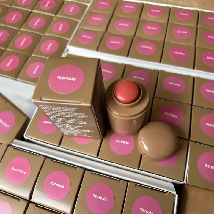 rhode%20Hailey%20Blush%20Blush%20Stick%20Blusher%20PIGGY%20JUI%20-%20Image%203