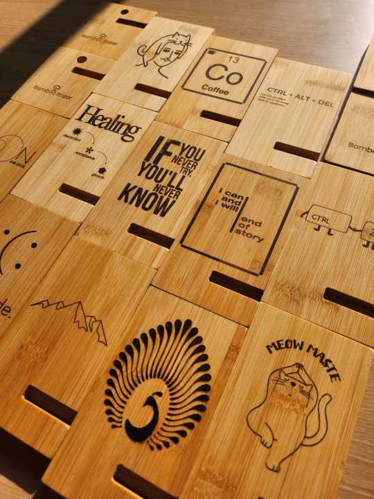 Bamboo%20Collapsible%20Mobile%20Stand%20-%20Image%208