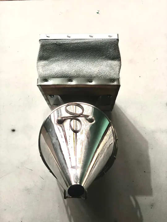 Bee%20Hive%20Smoker%20Stainless%20Steel%20-%20Image%203