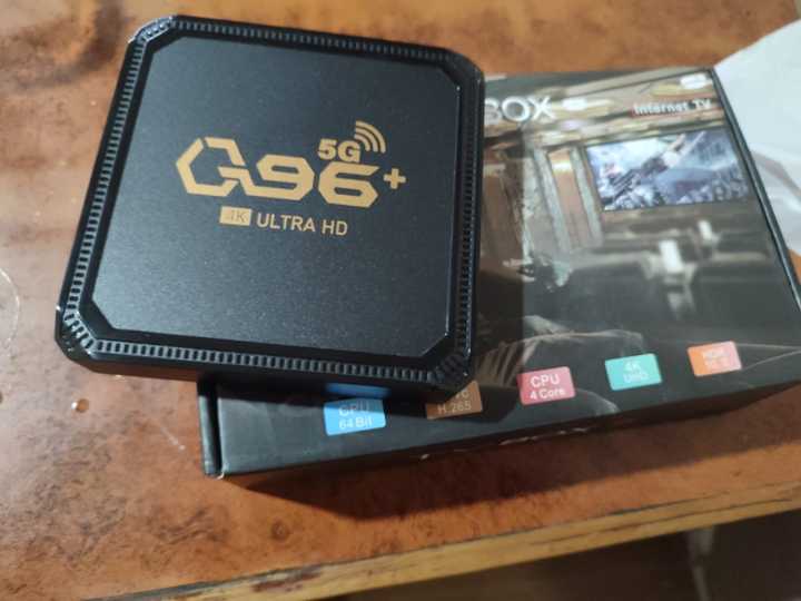 Smart%20TV%20Box,%204%20+32%20GB%20,%205G,%20RedBox%20TV%20-%20Image%202