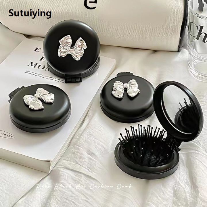 Sutuiying%20Cute%20Folding%20Massage%20Comb%20With%20Makeup%20Mirror%20Travel%20Portable%20Plastic%20Original%20Airbag%20Small%20Comb%20Hair%20Brush%20Bow%20Tie%20Air%20Cushion%20Comb%20-%20Image%202