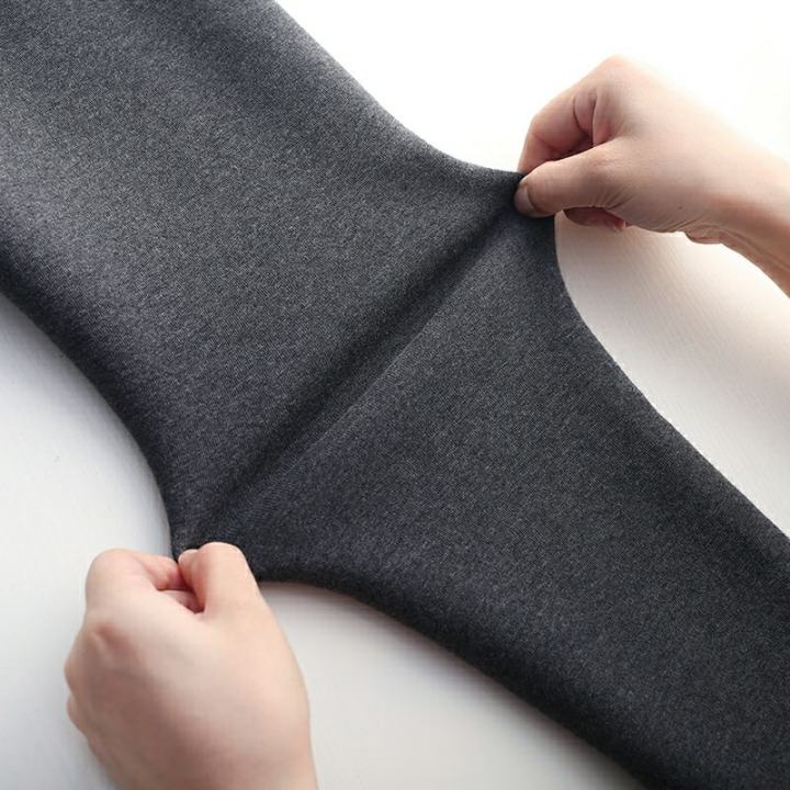 Pant%20Style%20Leggings%20With%20Inner%20Fur%20For%20Women%20-%20Image%204