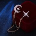Korean Fashion Moon & Star Brooch Set for Couples – Elegant Rhinestone Starry Brooch with Chain Tassels, Celestial Pin Jewelry Accessories for Women & Men, Stylish Matching Lapel & Outfit Brooch. 