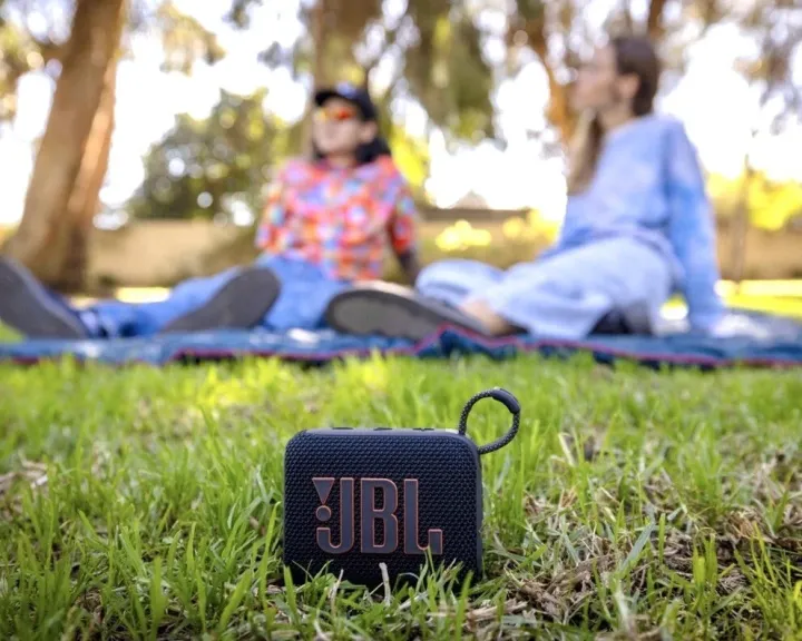 ElectraByte%20GO4%20Grab%20and%20Go%20Wireless%20Speaker%20%7C%20Portable%20Speaker%20Enceinte%20Portable%20Speaker%20%7C%207%20Hour%20Playtime%20%7C%20Wireless%20V5.3%20Powerful%20Bass%20Speaker%20-%20Image%204