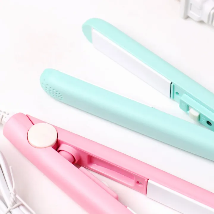 Mini%20Hair%20Styling%20Iron%20and%20Curler%20-%20Portable%20Ceramic%20Flat%20Iron%20for%20Straightening%20and%20Curling%20with%20Travel%20Case%20-%20Image%202