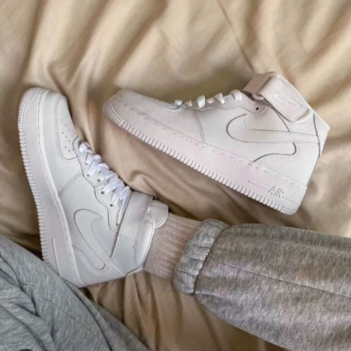 Air%20Force%201%20High%20Top%20Full%20White%20Sneaker%20with%20Belt%20for%20Men%20-%20Image%202