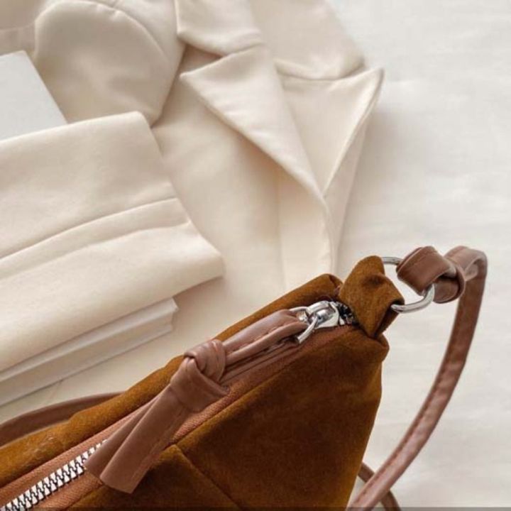 Fashion%20Crossbody%20Bag%20Croissant%20Shoulder%20Bag%20Brown%20Solid%20Color%20Matte%20PU%20Dumplings%20Bag%20Small%20Pack%20Students%20-%20Image%203