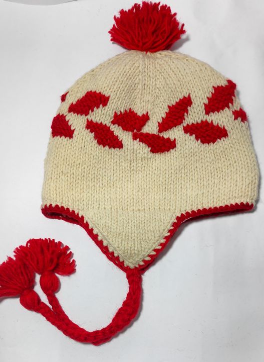 White Woolen Ear Flap Topi/Hat With Red Linning & Design