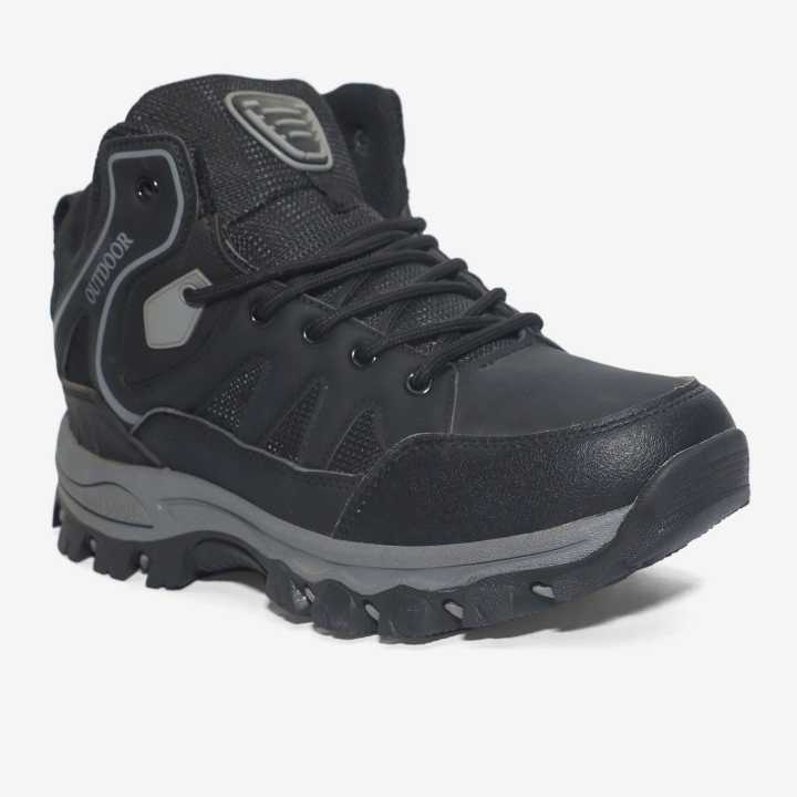 Black%20Trekking%20Shoes%20For%20Men%20-%20Image%203