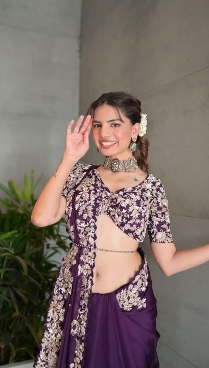 Stunning%20Designer%20Jimmy%20Choo%20Saree%20with%20Thread%20&%20Sequence%20Work%20By%20Sapnaaz%20Fashion%20-%20Image%203