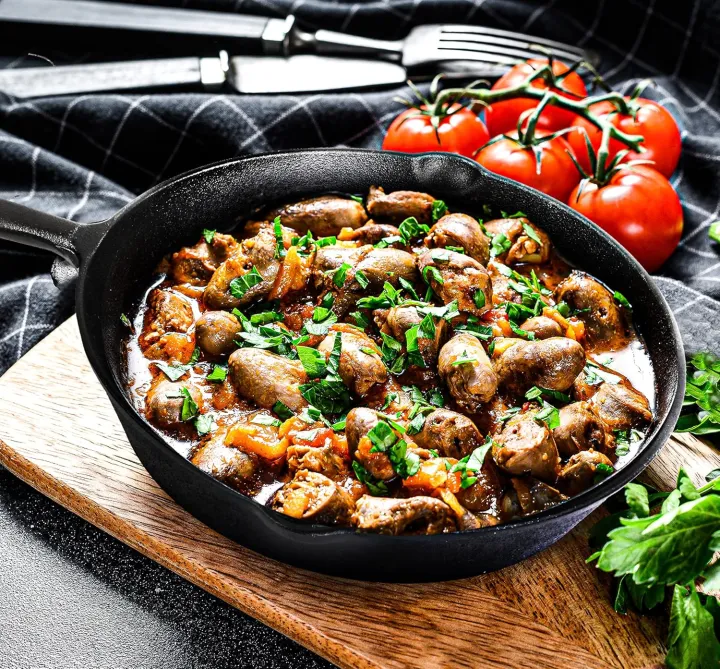 3%20Piece%20Set%20of%20PreSeasoned%20Cast%20Iron%20Frying%20Pans%20-%20Black%20-%20Image%207