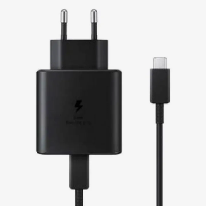 Samsung%2045W%20Super%20Fast%20Charging%202.0%20Travel%20Adapter%20(Type-C),%20EP-TA845%20include%203.2ft%20Cable%20-%20Image%202