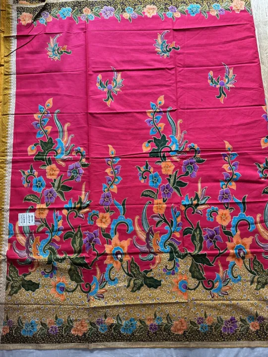 Cotton%20Print%20Lungi%20for%20Girls%20-%20Floral%20Batik%20Style%20Design%20(Extra%20Wide)%20-%20Image%204