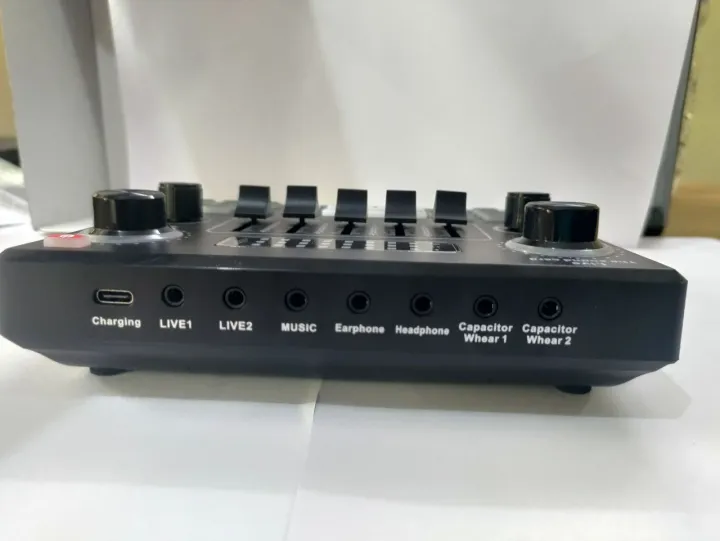 V9%20Live%20Sound%20Card%20for%20Live%20Streaming,%20Upgraded%20V9%20Sound%20Card%20with%20Effects,%20Audio%20Mixer%20for%20Podcast%20Music%20Recording%20-%20Image%204