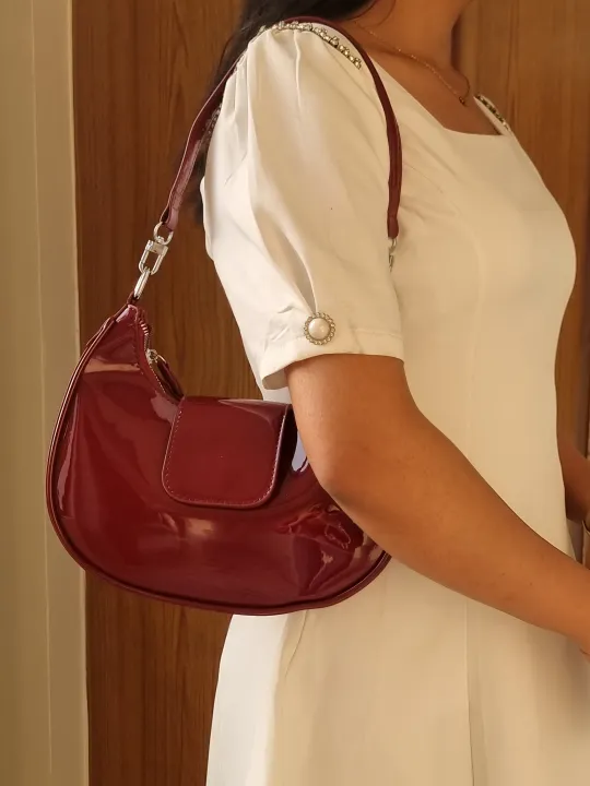 Ampersand%20Women%E2%80%99s%20Glossy%20PU%20Leather%20Saddle%20Bag%20with%20Dual%20Straps%20&%20Zipper%20Closure%20%E2%80%93%20Style%207702%20bag%20for%20women%20-%20Image%202