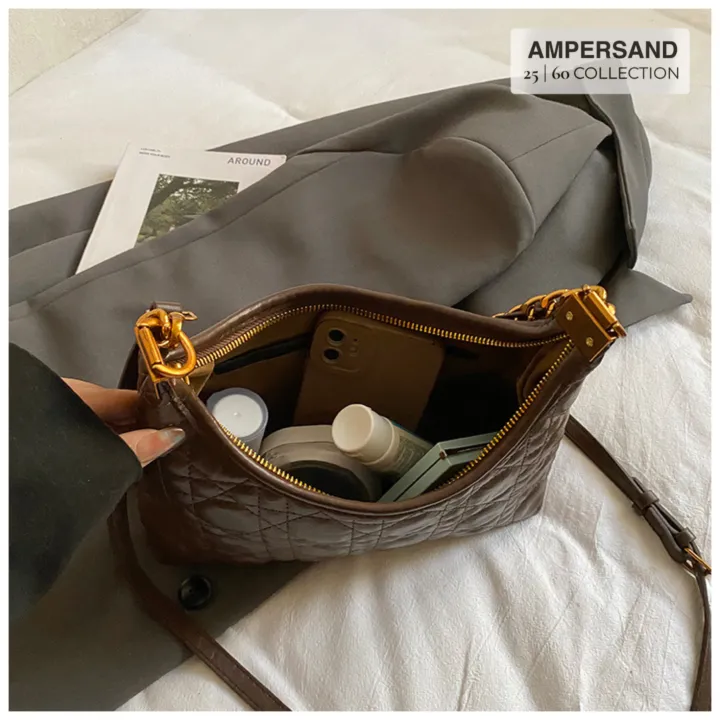 AMPERSAND%2025%20%7C%2060%20%20%7C%20Glossy%20Premium%20PU%20Leather%20Ladies%20Handbag%20%7C%20Shoulder%20Bag%20For%20Girls%20%7C%20Crossbody%20Bag%20For%20Women%20%7C%20Chain%20Handle%20Fashion%20Bag%20%7C%20Check%20Design%20Hand%20Bag%20For%20Women%202160%20-%20Image%205