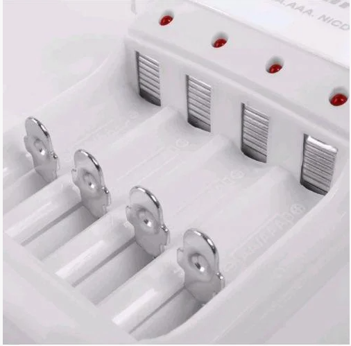 Jiabao%20JB-212%20AA/AAA%20Battery%20Charger%20%E2%80%93%20LED%20Digital%20Charger%20with%204%20Rechargeable%20Batteries%20-%20Image%203