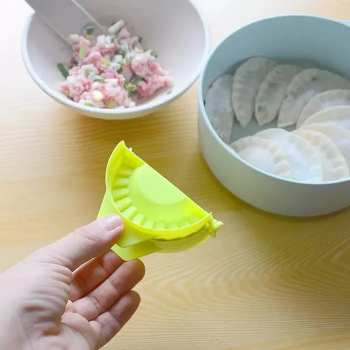 Dumpling%20Maker%20Device%20Easy%20Press%20Momo%20maker%20-%20Image%204