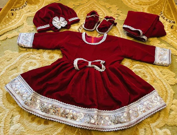 Mooncare%20-Baby%20Rice%20Feeding%20Pasni%20Dress%20-%20Image%204
