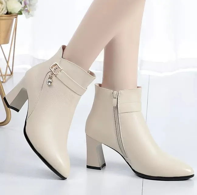 Fashion%20Ankle%20Boots%20Women's%20Black%20Pointed%20Toe%20High%20Heels%20Autumn%20and%20Winter%20Chunky%20Heels%20Rhinestone%20Leather%20Boots%20Bota%20Feminina%20-%20Image%202