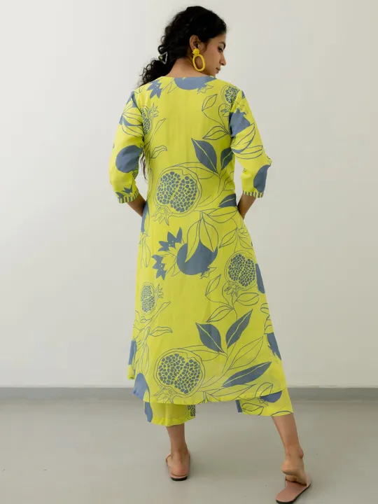 Fabdale%20White%20Floral%20Printed%20V-Neck%20Kurta%20Pant%20Co-ord%20Set%20%7C%20Wedding,%20Party%20&%20Festive%20Wear%20(RYEX009)%20-%20Image%205