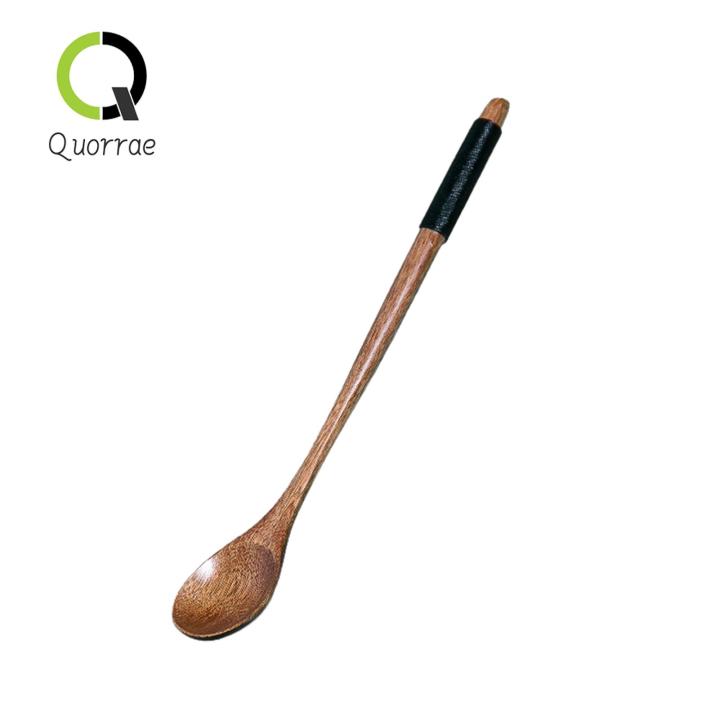 Stir%20the%20juice%20with%20a%20high%20temperature%20resistant%20Quorrae%20wooden%20spoon%20and%20honey%20spoon%20-%20Image%202