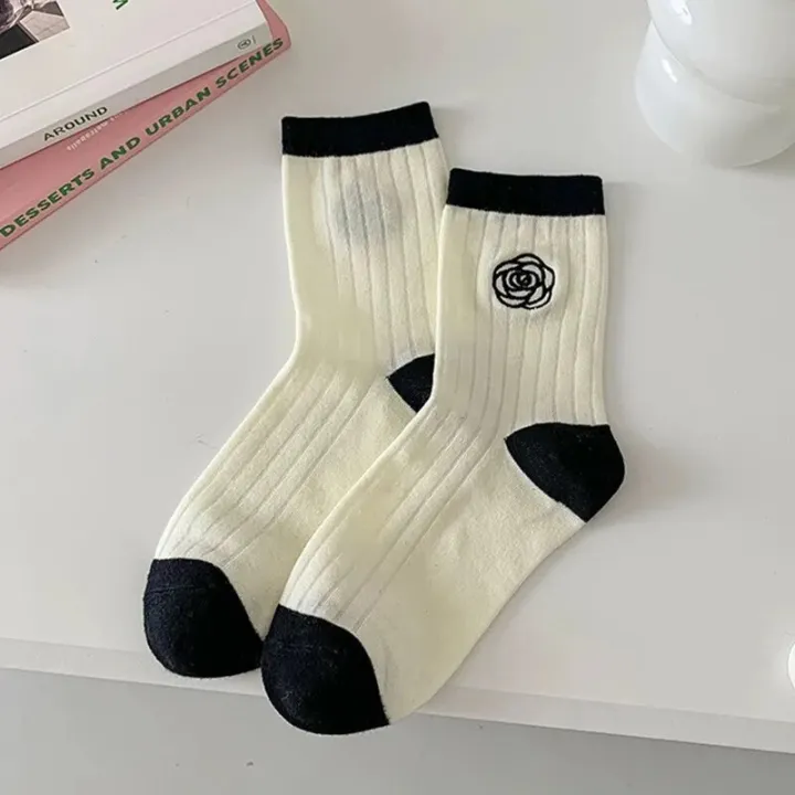 HOT%20Sweet%20Lolita%20Flower%20Cotton%20Socks%20Japanese%20Camellia%20Rose%20Socks%20Women%20Girls%20Students%20Ins%20Skirt%20Matching%20Black%20White%20Mid-tube%20Sock%20-%20Image%207