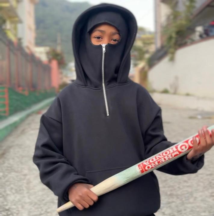 Balaclava%20hoodie%20-%20Image%203