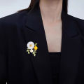 Fashion Small Daisy Flower Brooch Women Clothing Coat Jewelry Party Accessories Gift. 